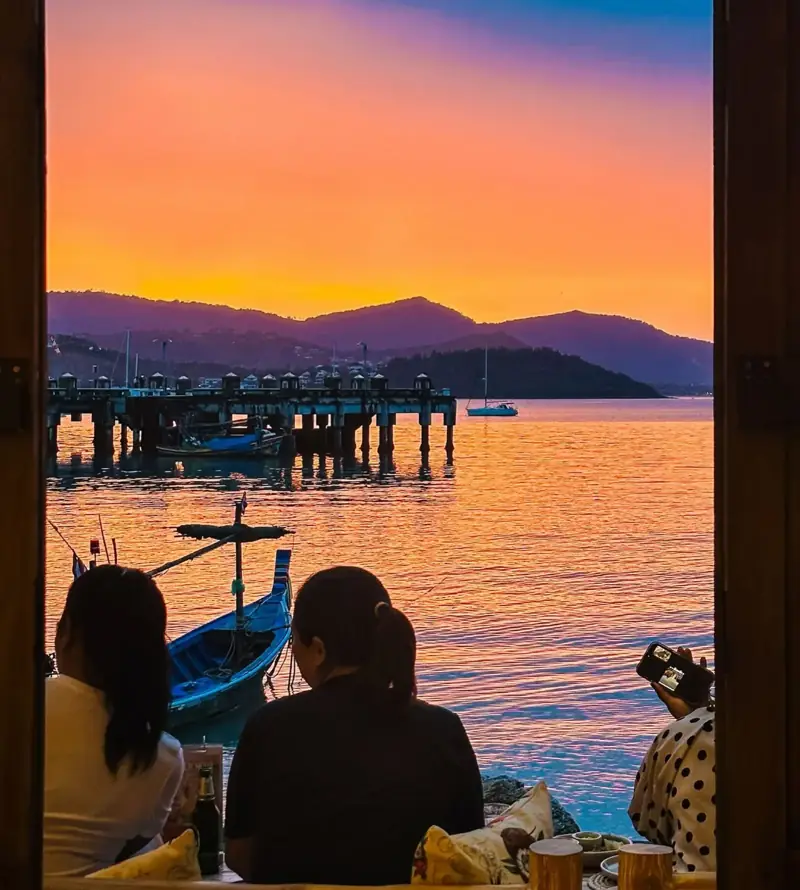 Sunset table at JUZE
